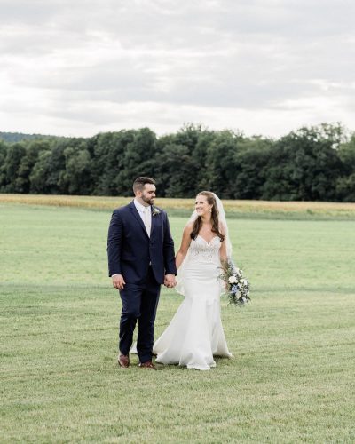 Couple celebrates fall wedding